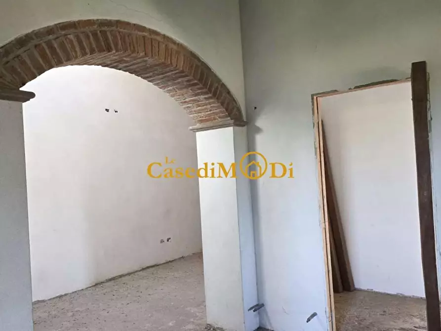 Immagine 12 di Casa colonica in vendita  a Crespina Lorenzana