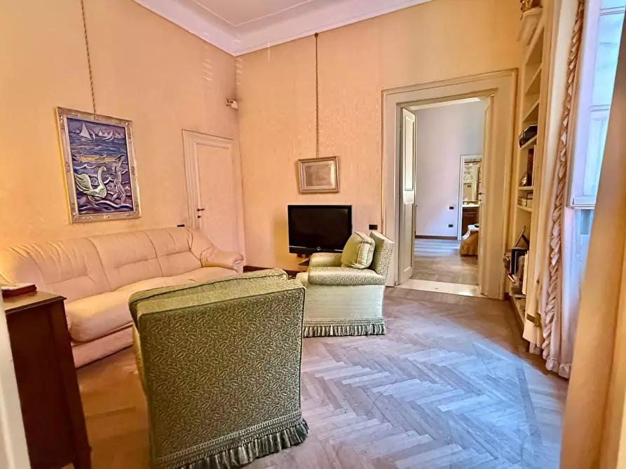 Immagine 20 di Appartamento in vendita  a Lucca