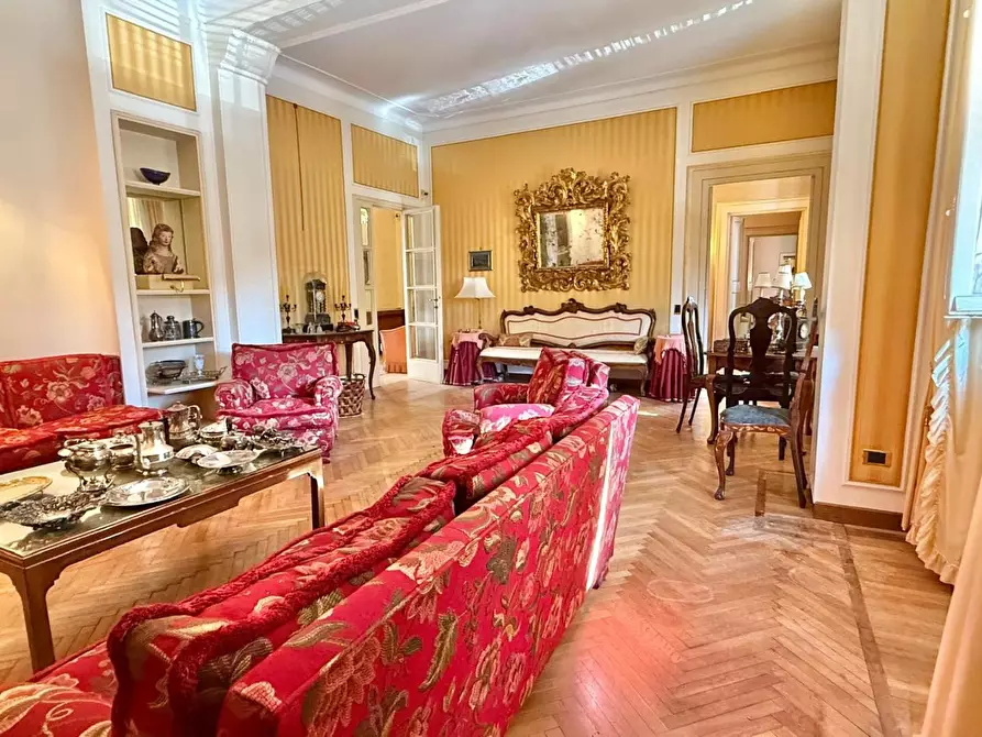 Immagine 14 di Appartamento in vendita  a Lucca