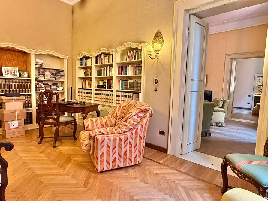 Immagine 18 di Appartamento in vendita  a Lucca