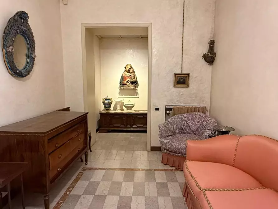 Immagine 31 di Appartamento in vendita  a Lucca