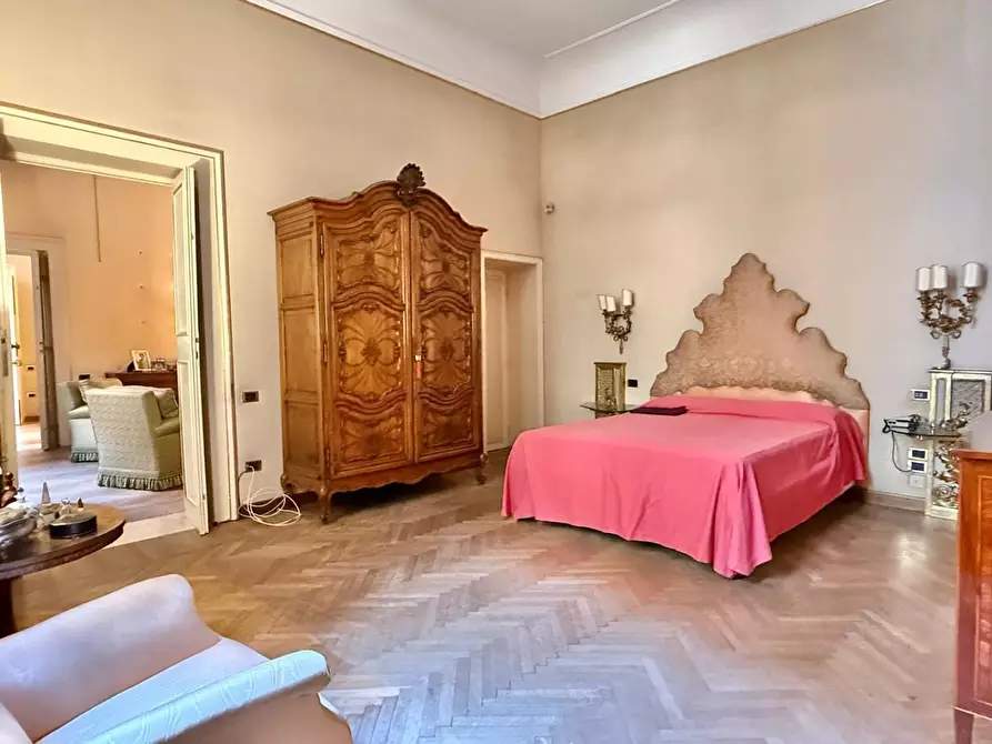 Immagine 26 di Appartamento in vendita  a Lucca