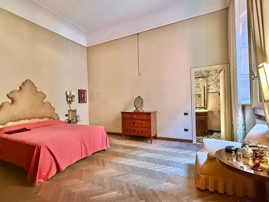 Immagine 23 di Appartamento in vendita  a Lucca