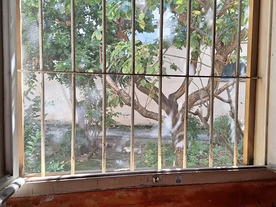 Immagine 4 di Negozio in vendita  a Livorno