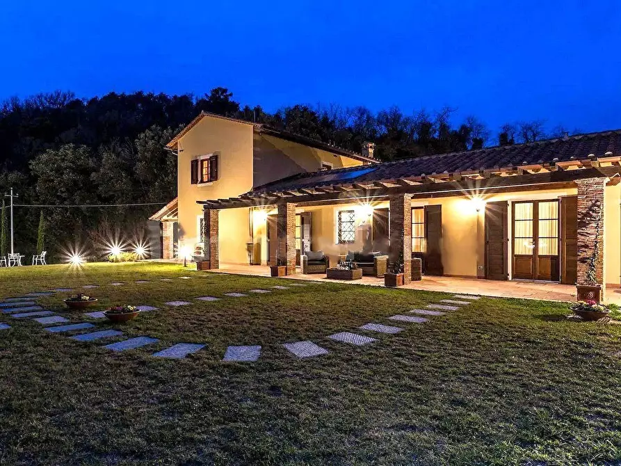 Immagine 30 di Villa in vendita  a Lucca