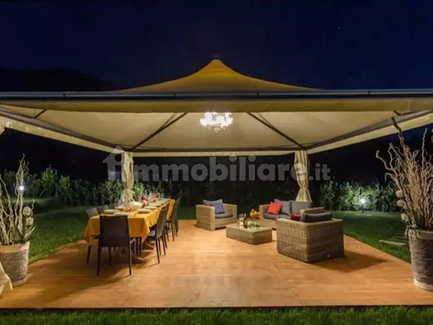 Immagine 28 di Villa in vendita  a Lucca