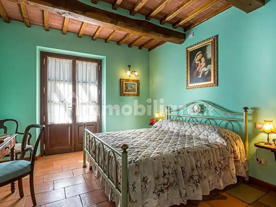 Immagine 10 di Villa in vendita  a Lucca