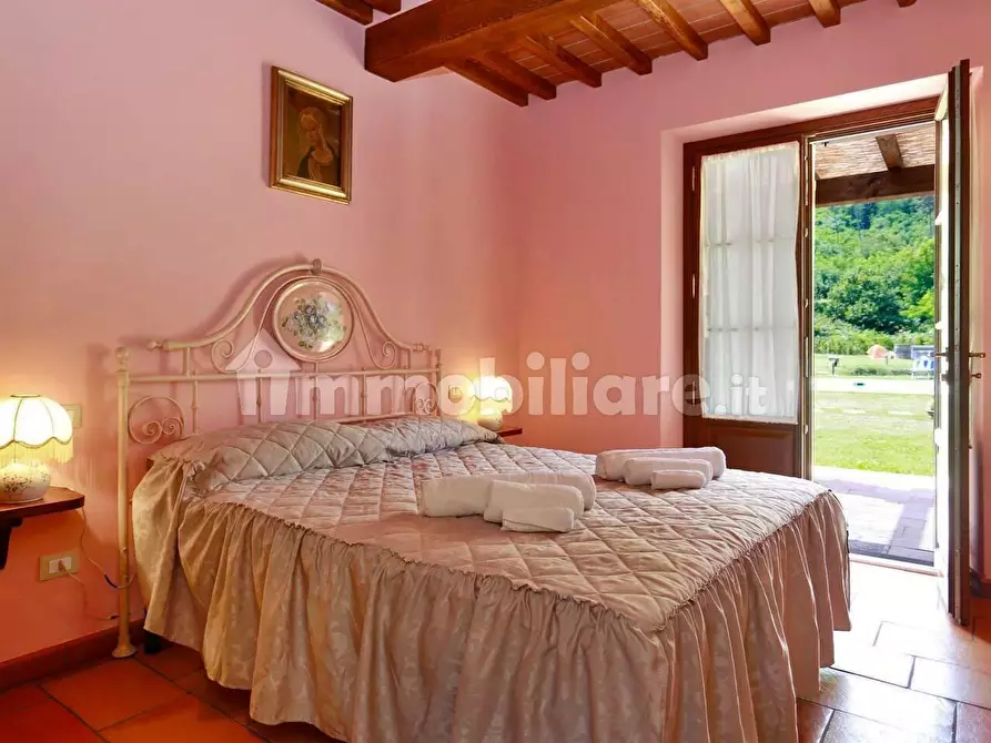 Immagine 7 di Villa in vendita  a Lucca