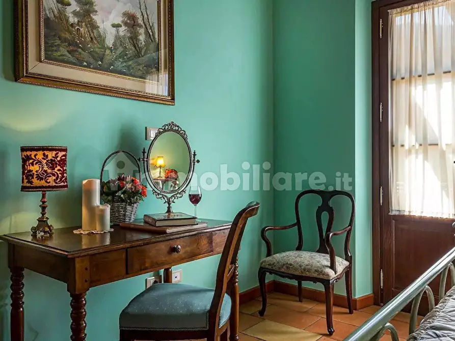 Immagine 11 di Villa in vendita  a Lucca