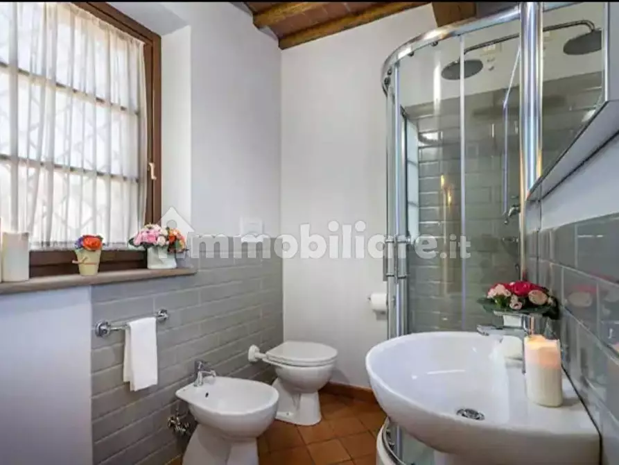 Immagine 12 di Villa in vendita  a Lucca