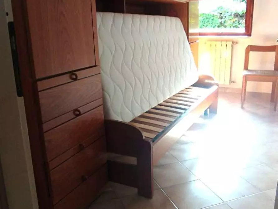Immagine 13 di Appartamento in affitto  a Massa