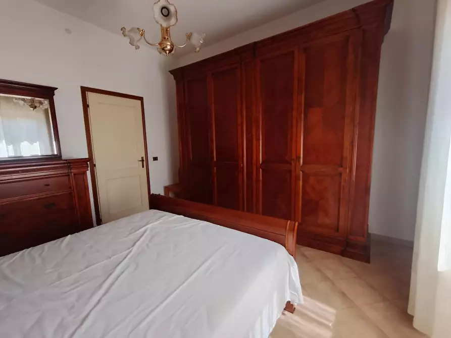 Immagine 12 di Appartamento in affitto  a Massa