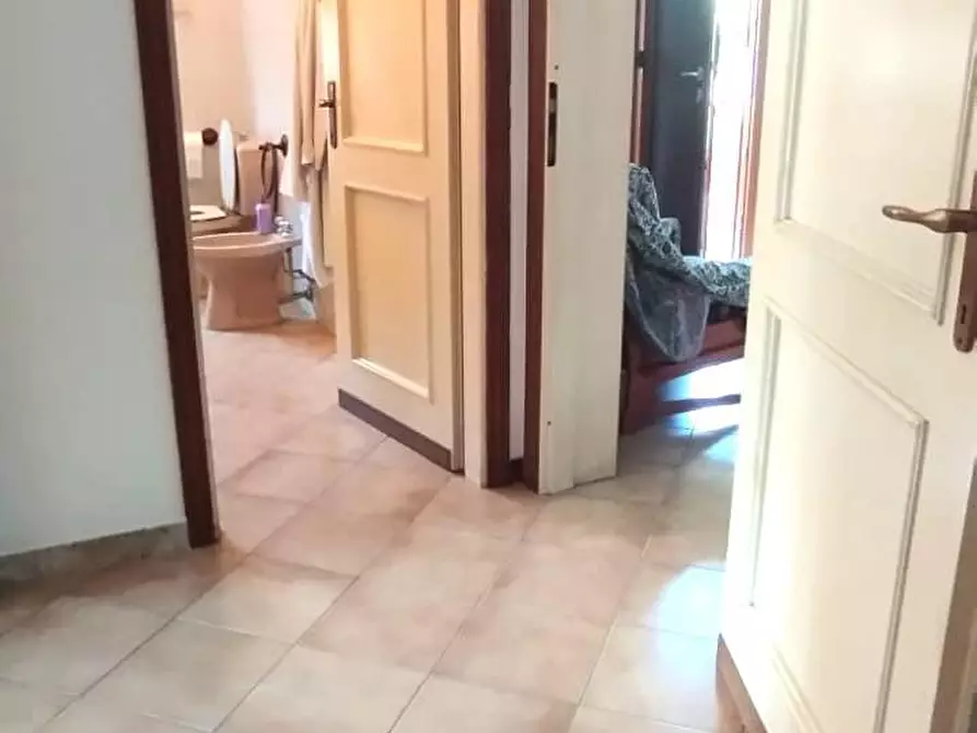 Immagine 10 di Appartamento in affitto  a Massa