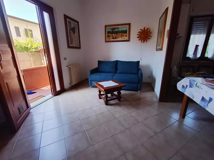 Immagine 3 di Appartamento in affitto  a Massa