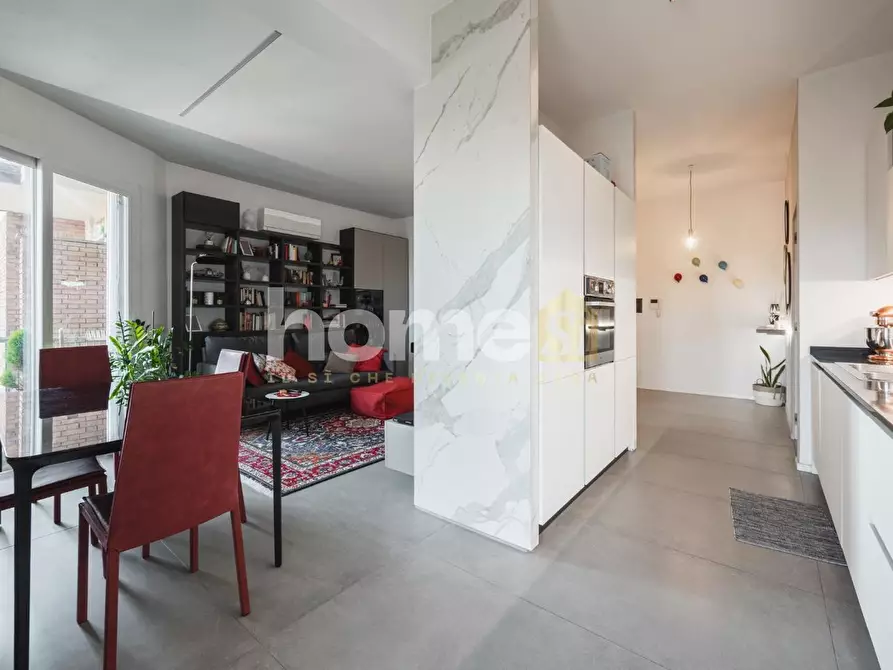 Immagine 5 di Appartamento in vendita  a Modena