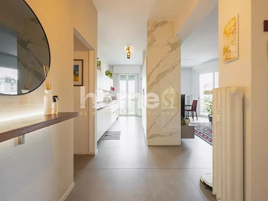 Immagine 1 di Appartamento in vendita  a Modena