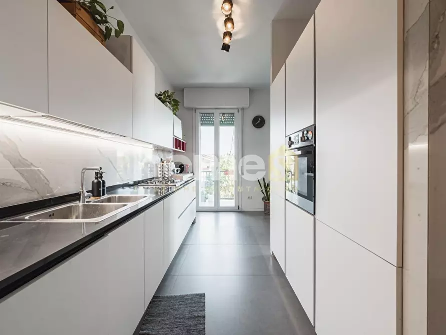 Immagine 4 di Appartamento in vendita  a Modena