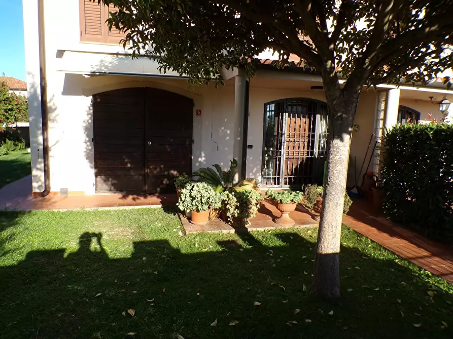 Immagine 5 di Casa bifamiliare in vendita  a Cascina