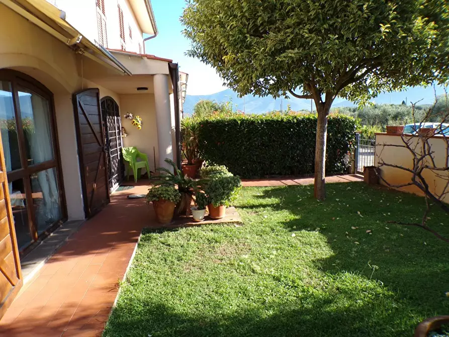 Immagine 20 di Casa bifamiliare in vendita  a Cascina