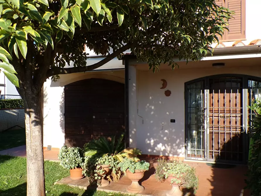 Immagine 3 di Casa bifamiliare in vendita  a Cascina