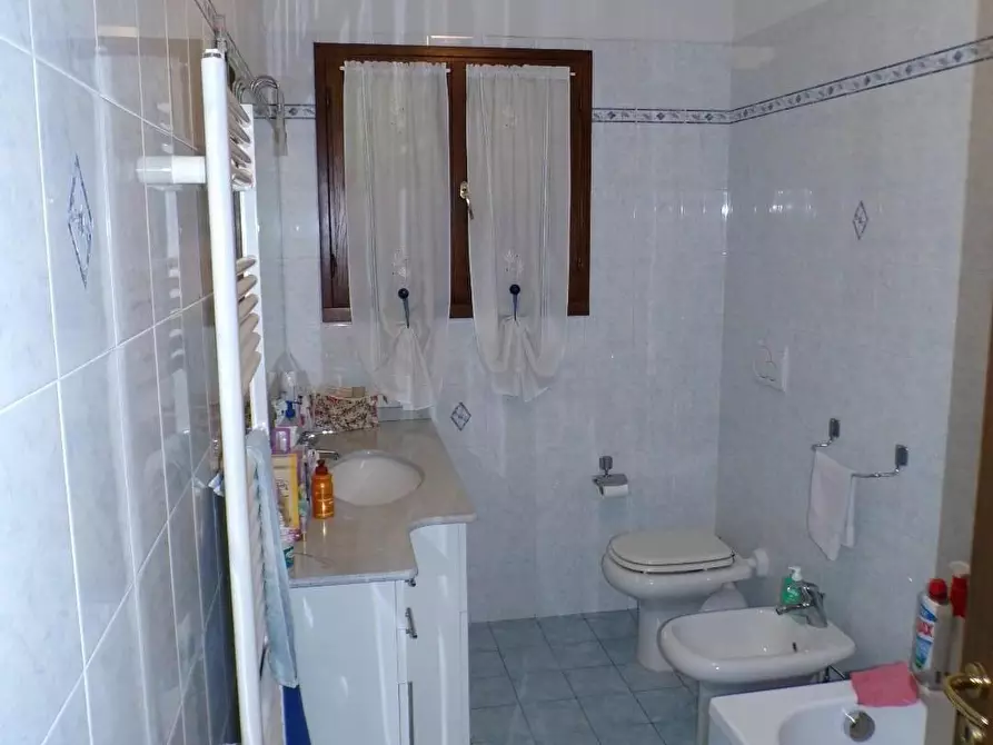 Immagine 33 di Casa bifamiliare in vendita  a Cascina