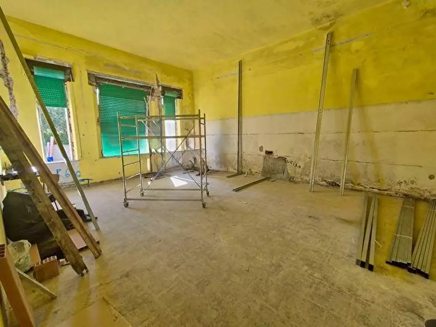 Immagine 2 di Villa in vendita  a Pisa