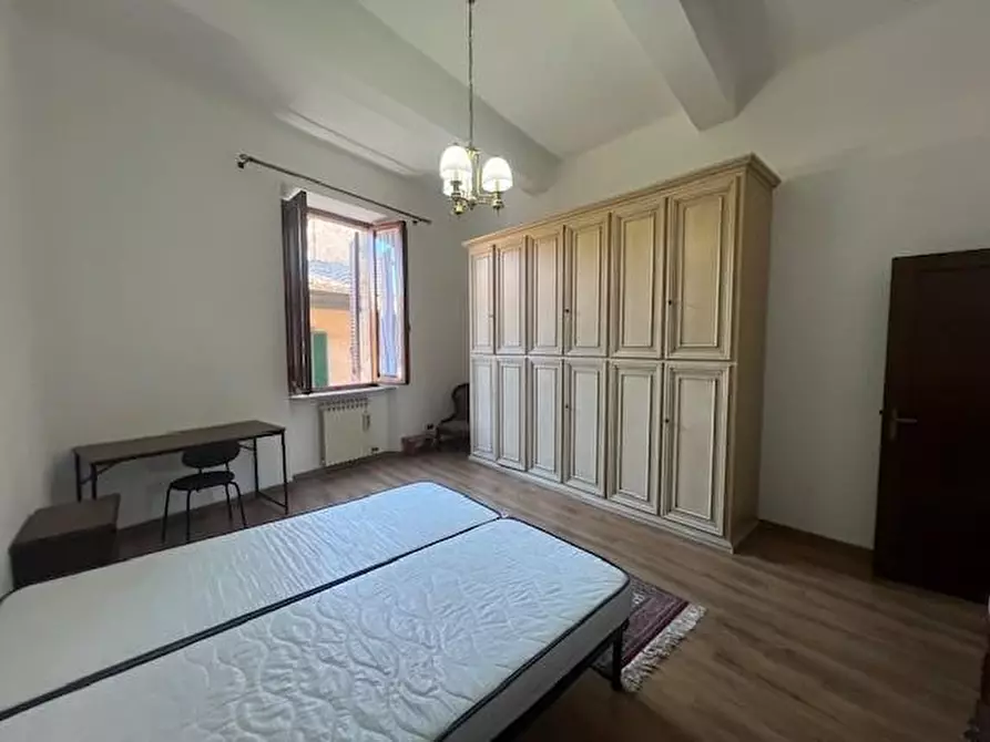 Immagine 15 di Appartamento in affitto  a Siena