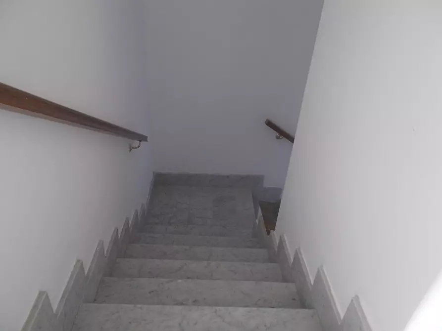 Immagine 2 di Ufficio in affitto  a Pontedera