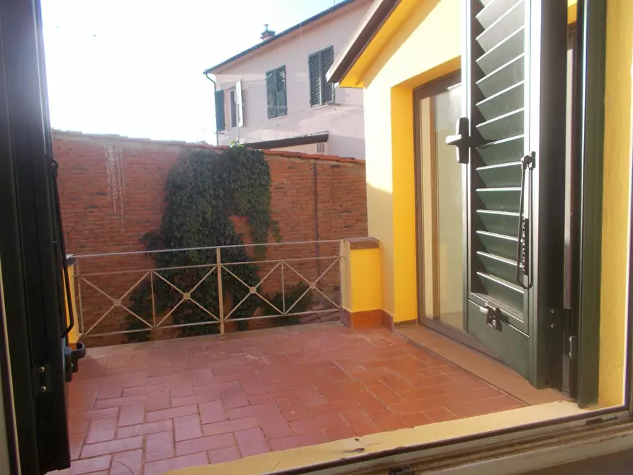 Immagine 9 di Ufficio in affitto  a Pontedera