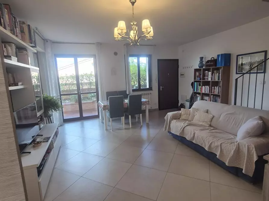 Immagine 17 di Appartamento in vendita  a Siena