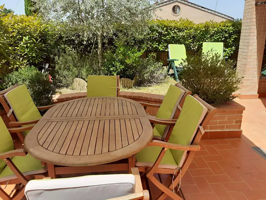 Immagine 12 di Appartamento in vendita  a Siena