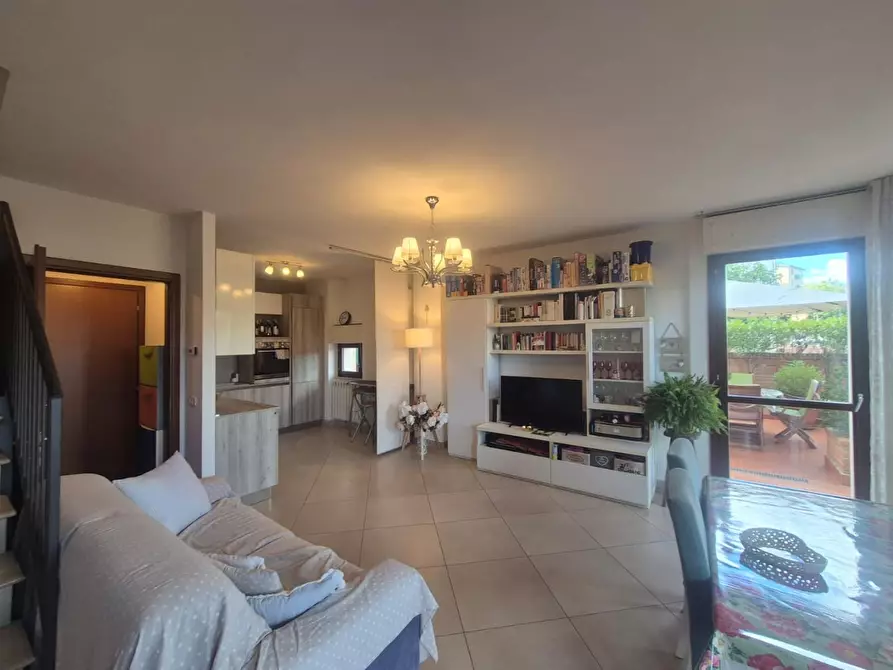 Immagine 9 di Appartamento in vendita  a Siena