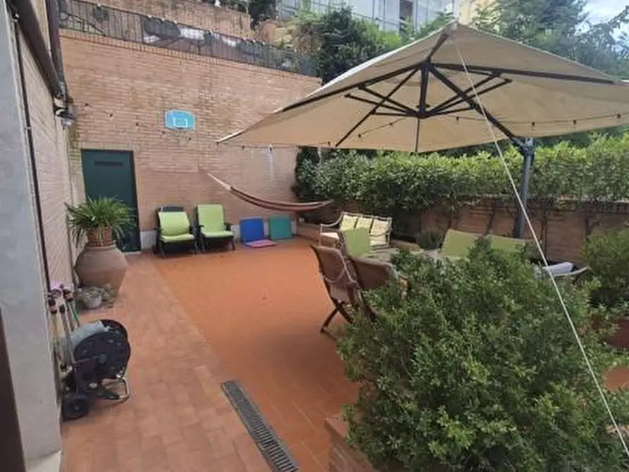 Immagine 33 di Appartamento in vendita  a Siena