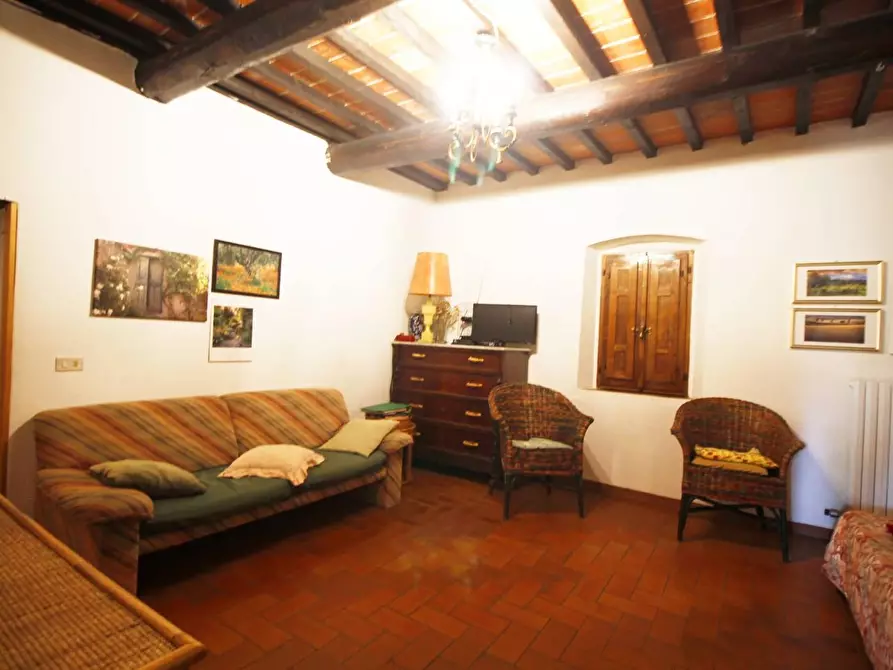 Immagine 26 di Casa colonica in vendita  a Vinci