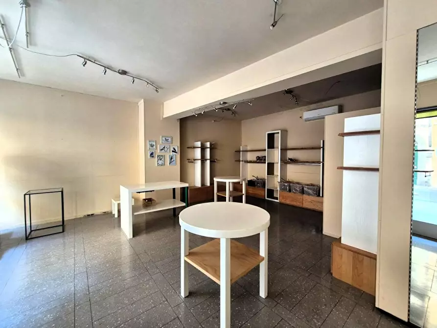 Immagine 2 di Locale commerciale in affitto  a Fucecchio