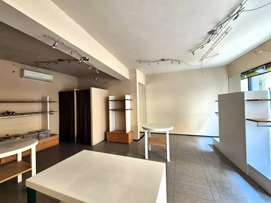 Immagine 5 di Locale commerciale in affitto  a Fucecchio