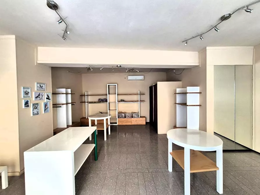 Immagine 6 di Locale commerciale in affitto  a Fucecchio