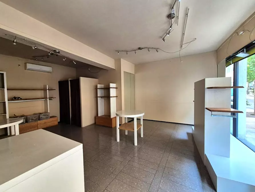 Immagine 4 di Locale commerciale in affitto  a Fucecchio