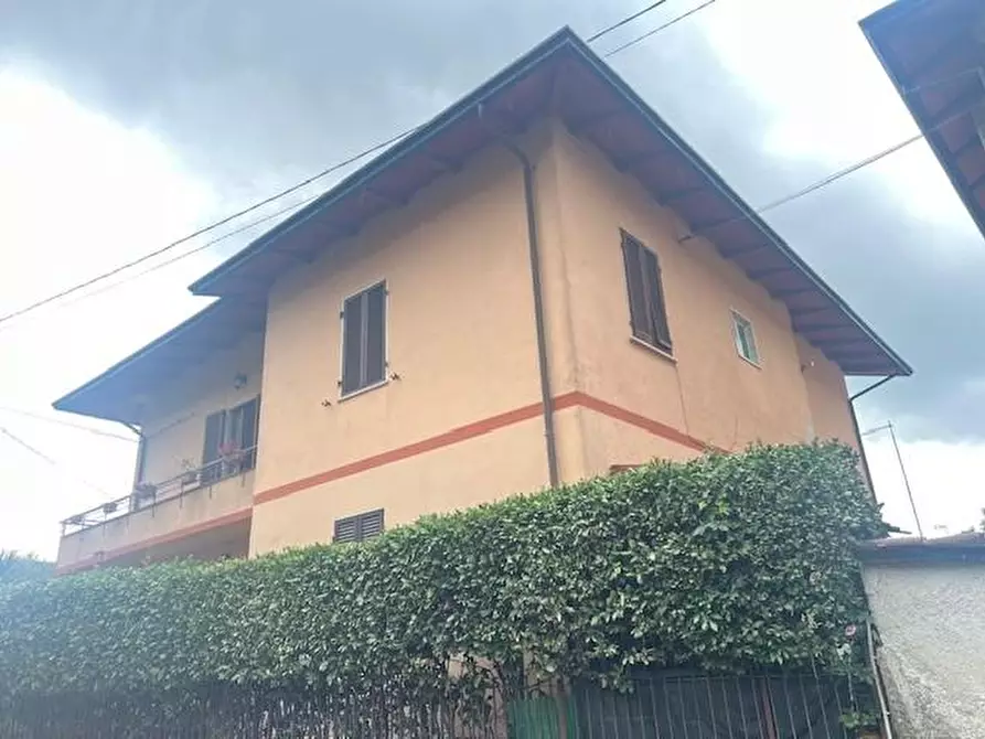 Immagine 37 di Casa semindipendente in vendita  a Massa