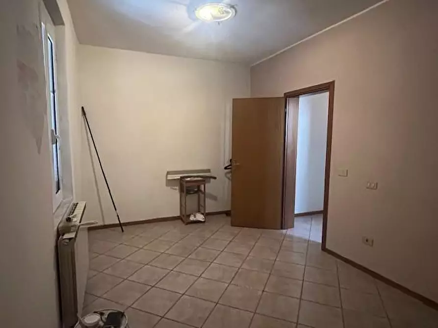 Immagine 15 di Casa semindipendente in vendita  a Massa