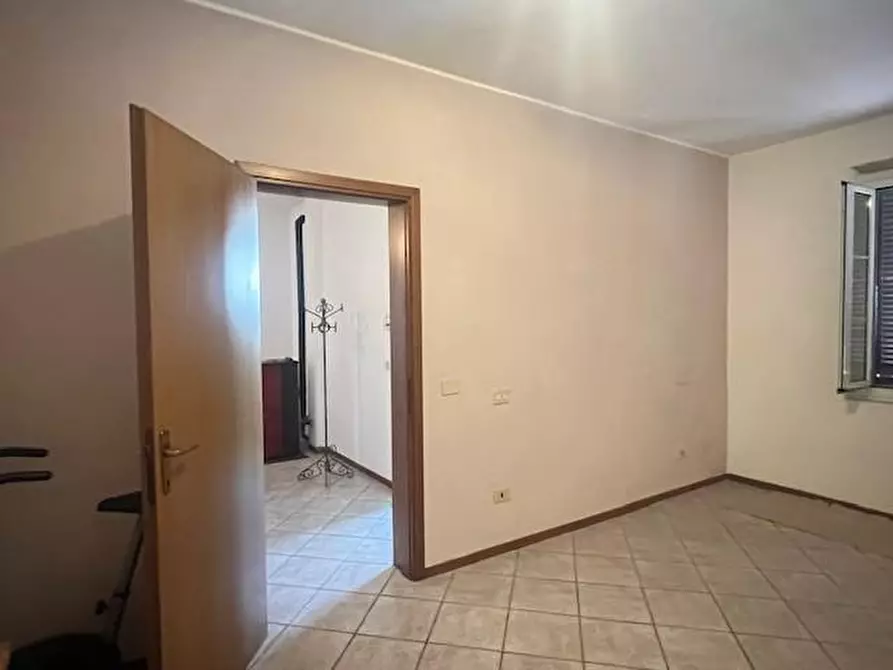 Immagine 16 di Casa semindipendente in vendita  a Massa