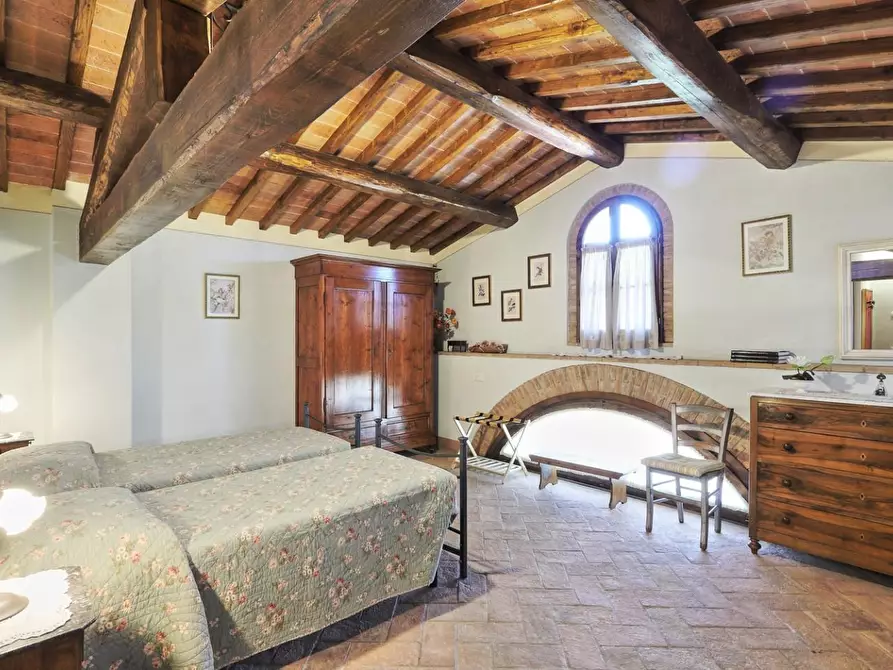 Immagine 25 di Casa colonica in vendita  a Gambassi Terme