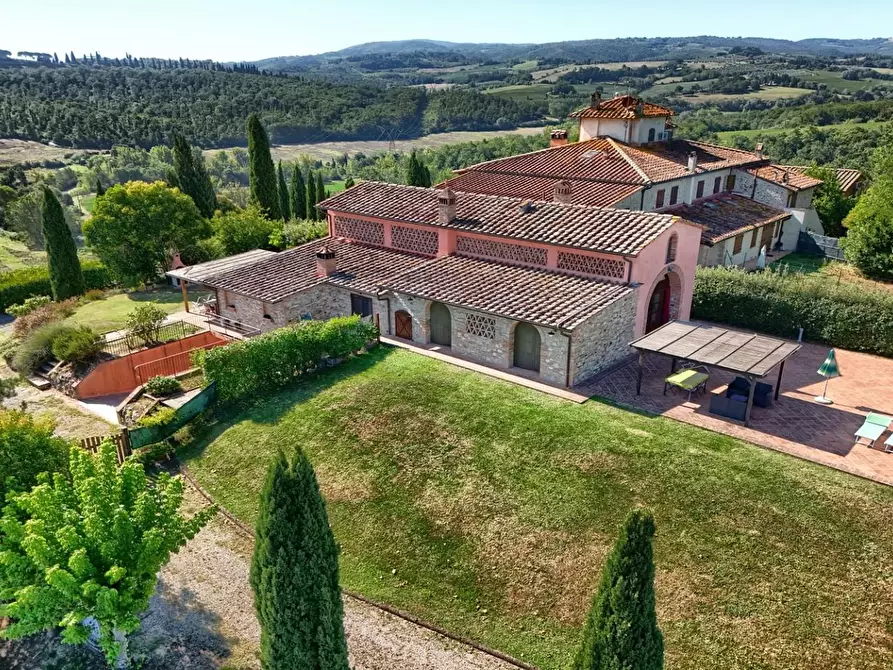 Immagine 1 di Casa colonica in vendita  a Gambassi Terme