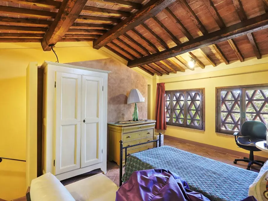 Immagine 23 di Casa colonica in vendita  a Gambassi Terme