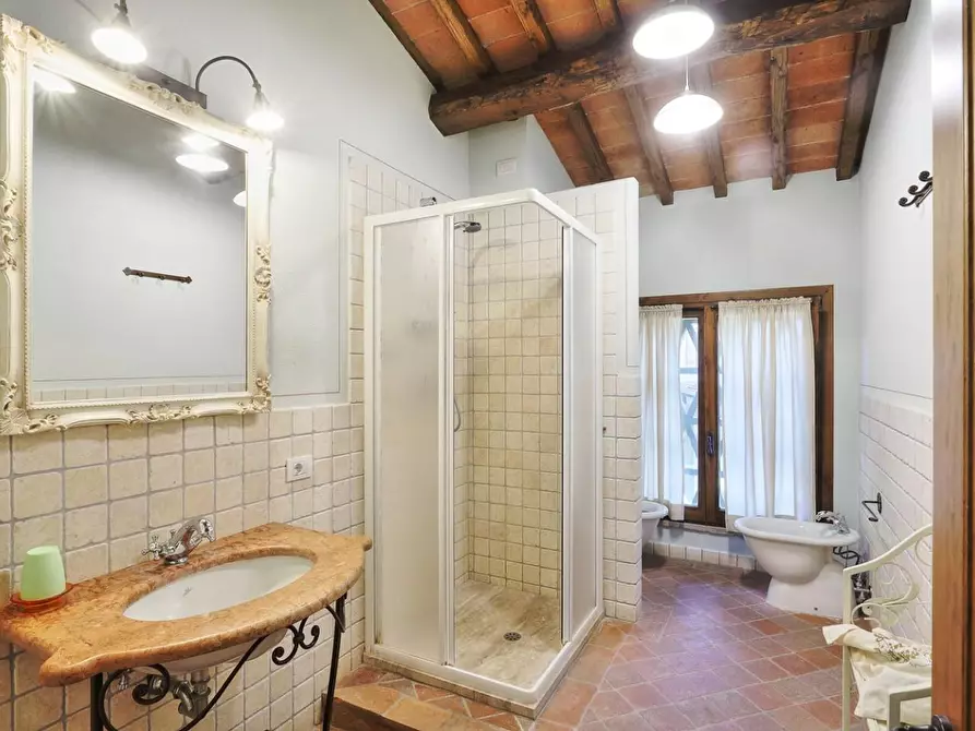 Immagine 26 di Casa colonica in vendita  a Gambassi Terme