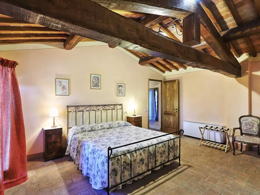 Immagine 21 di Casa colonica in vendita  a Gambassi Terme