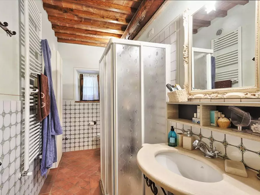 Immagine 17 di Casa colonica in vendita  a Gambassi Terme