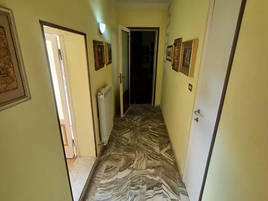 Immagine 3 di Appartamento in vendita  a Montignoso