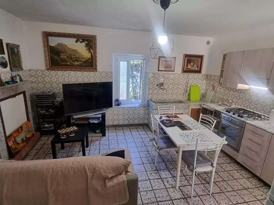 Immagine 8 di Appartamento in vendita  a Montignoso