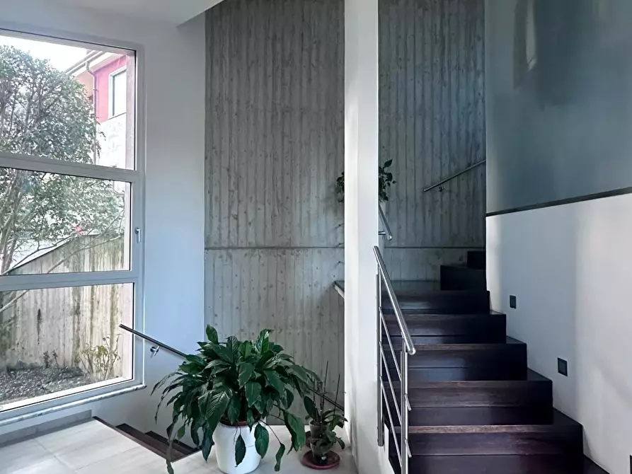 Immagine 4 di Villa in vendita  a Carrara